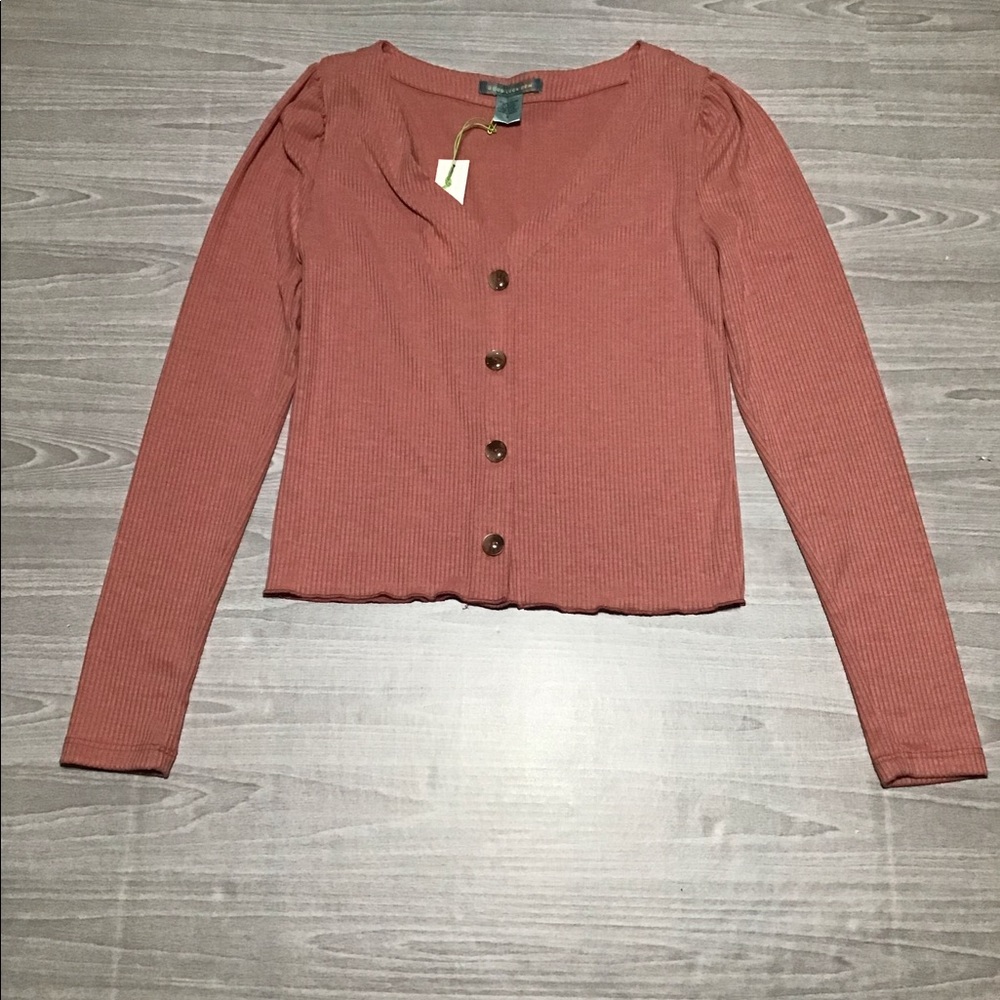 .Good Luck Gem cropped button top. Small. NWT